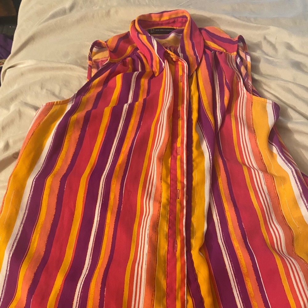 Striped Collar Sleeveless Button-Front Blouse